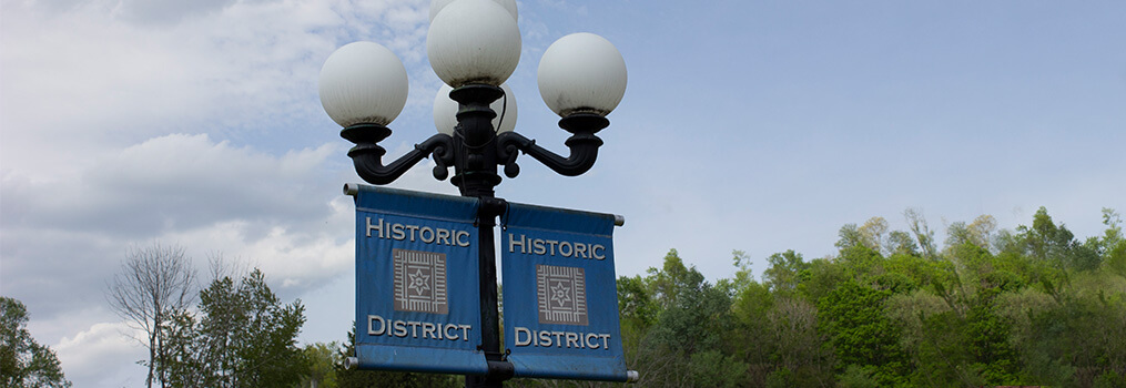 Nelsonville Lamp Post